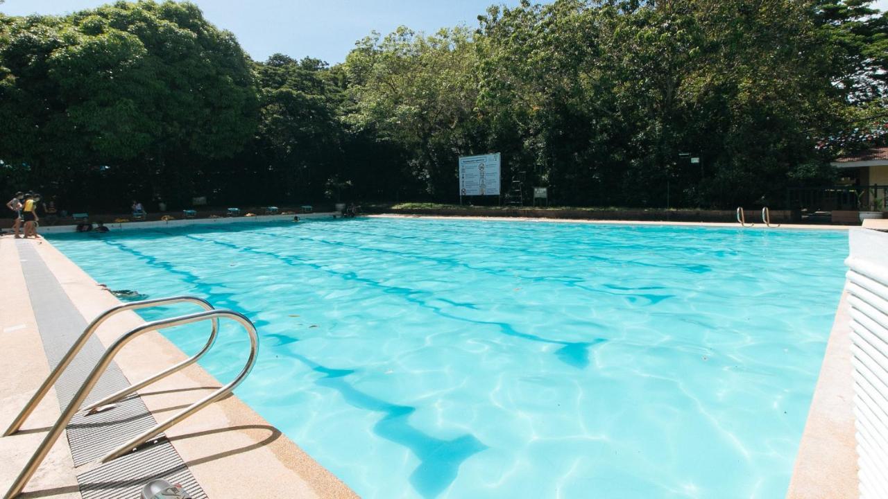 Reddoorz Premium @ Ouan'S The Farm Resort Lucena Exterior photo