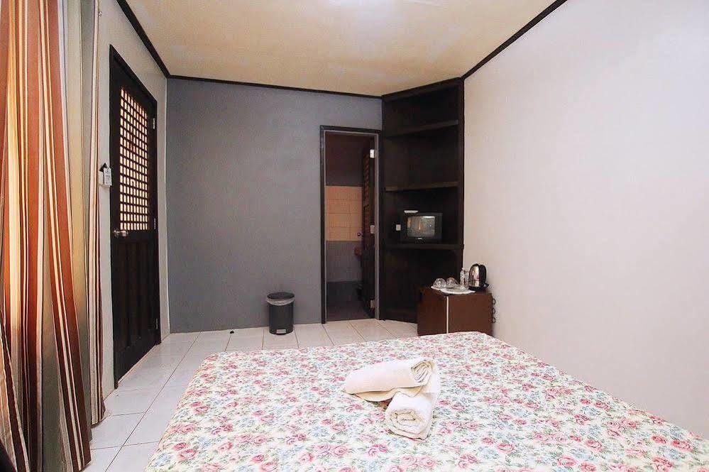 Reddoorz Premium @ Ouan'S The Farm Resort Lucena Exterior photo