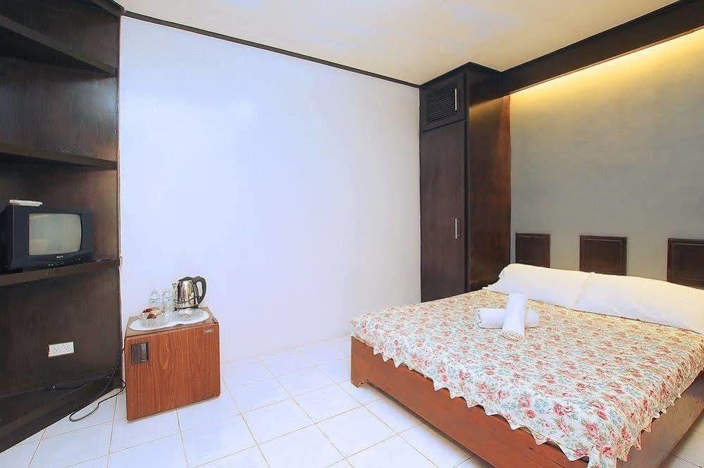 Reddoorz Premium @ Ouan'S The Farm Resort Lucena Exterior photo