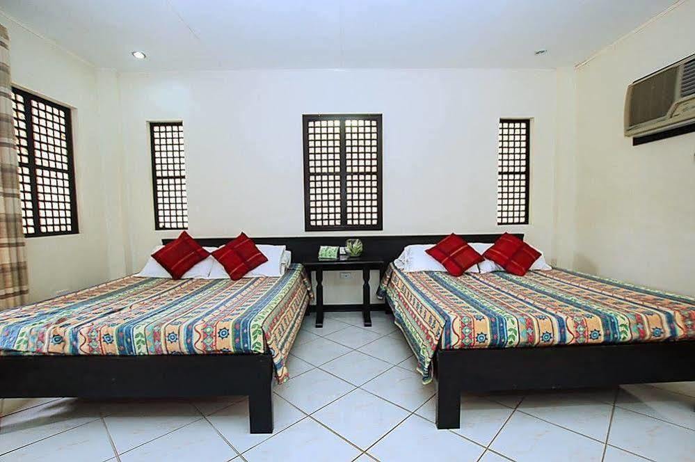 Reddoorz Premium @ Ouan'S The Farm Resort Lucena Exterior photo